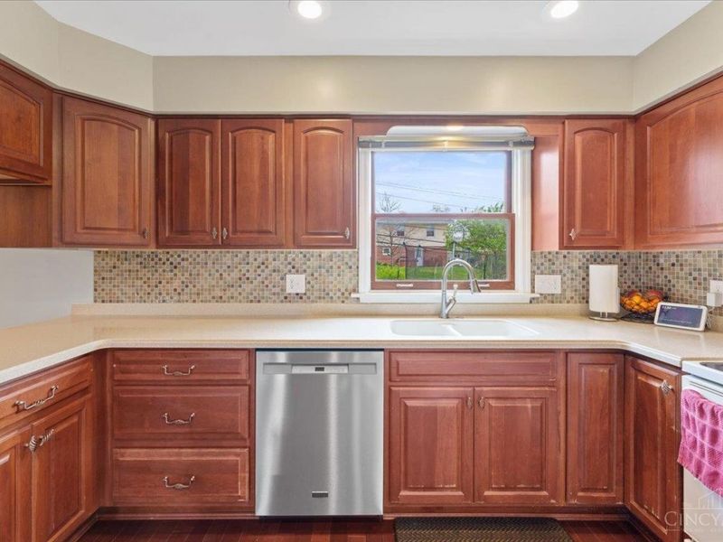 117 Dorset Drive, Middletown, OH 45044 Photo 12