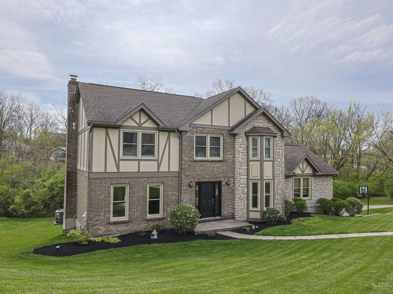 1236 Hickorylake Drive, Delhi Twp, OH 45233 Photo 2