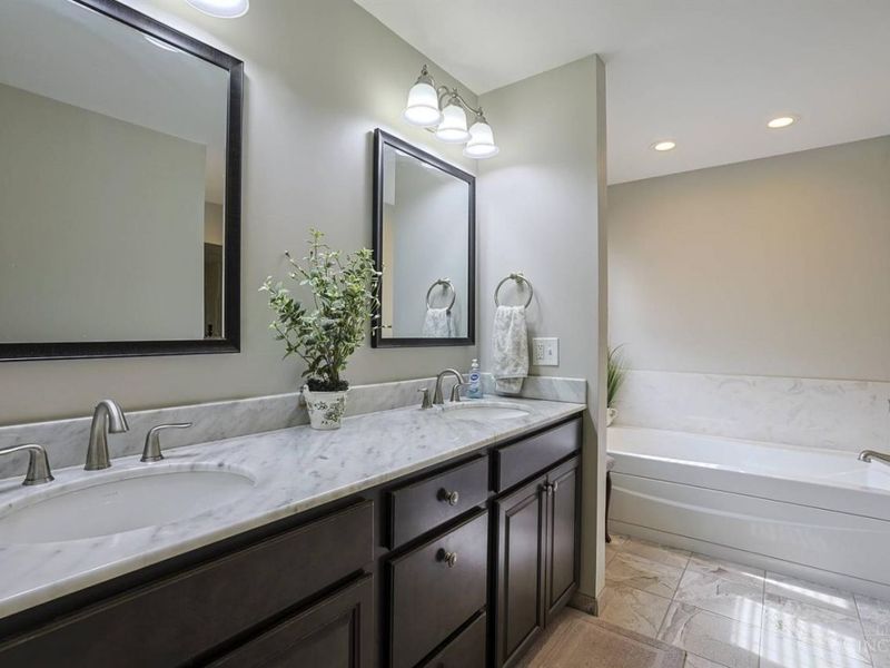 1236 Hickorylake Drive, Delhi Twp, OH 45233 Photo 25