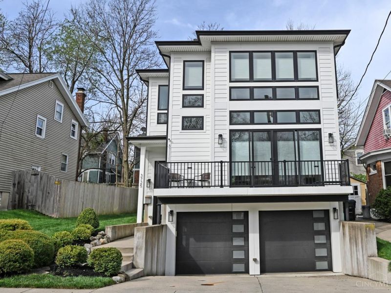 3725 Maple Park Avenue, Cincinnati, OH 45209 Photo 2