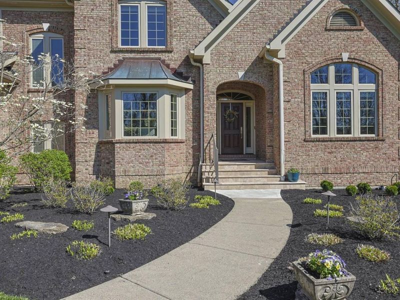 10040 Trail Lane, Montgomery, OH 45249 Photo 2