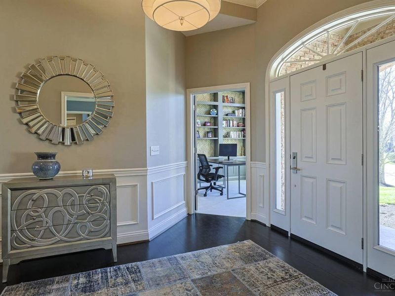 10040 Trail Lane, Montgomery, OH 45249 Photo 4