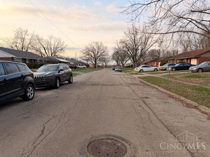 325 Stubbs Drive, Trotwood, OH 45426 Photo 4