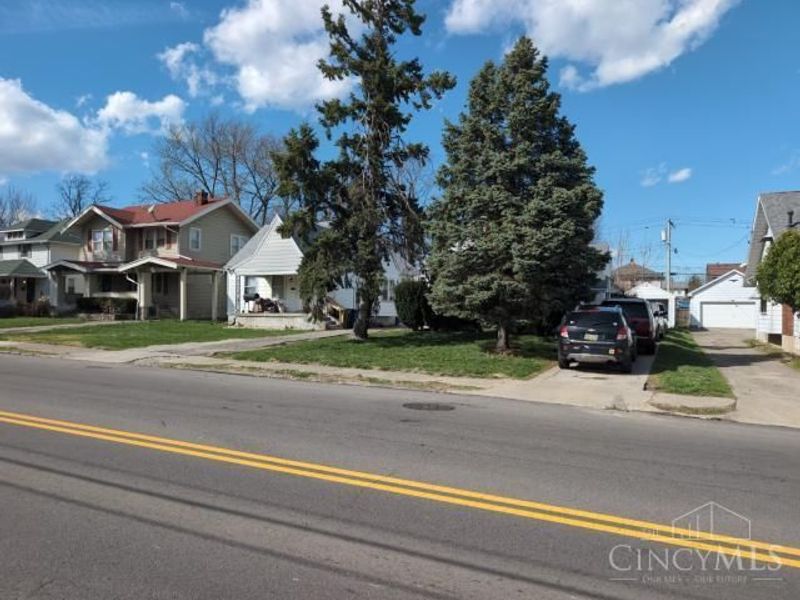 109 E Siebenthaler Avenue, Dayton, OH 45405 Photo 2