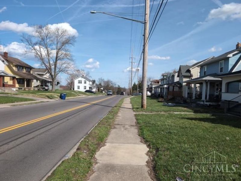 109 E Siebenthaler Avenue, Dayton, OH 45405 Photo 5