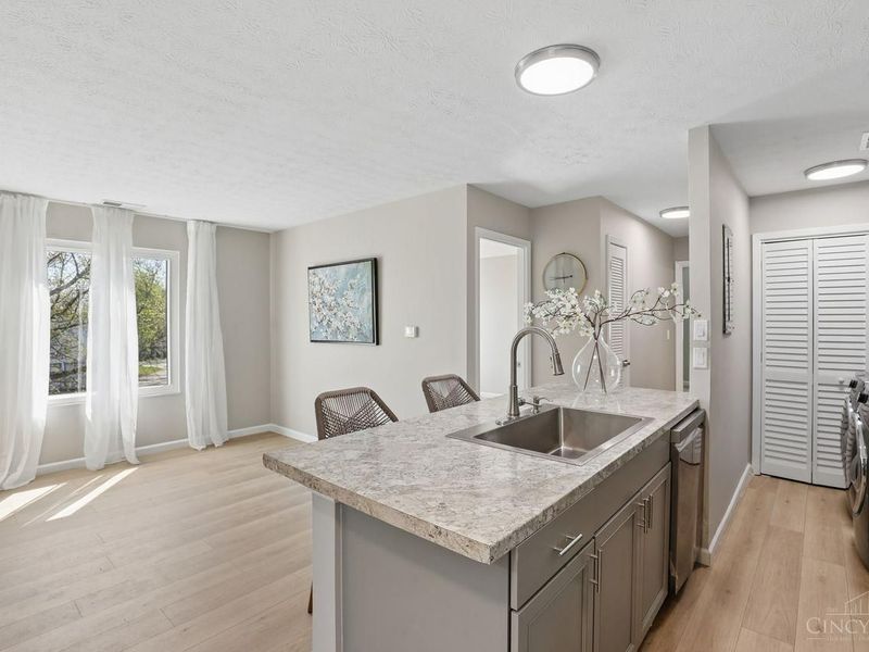 1000 E Crescentville Road, West Chester, OH 45246 Photo 7