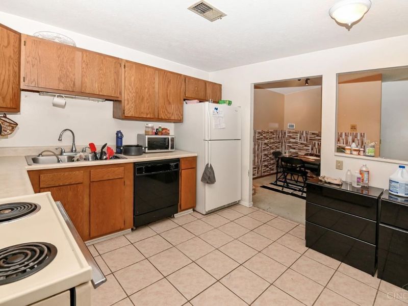 7231 Creekview Drive, Unit 9, Colerain Township, OH 45247 Photo 16