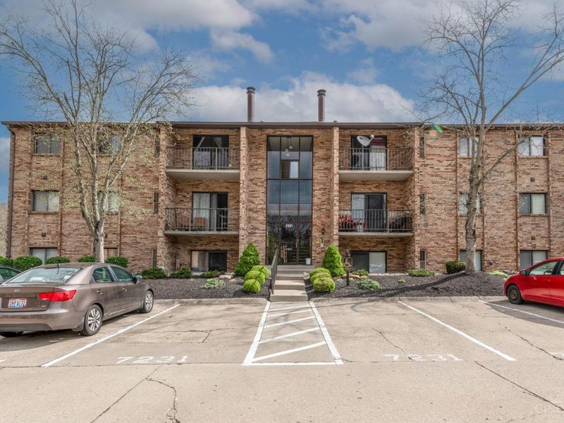 7231 Creekview Drive, Unit 9, Colerain Township, OH 45247 Photo 3