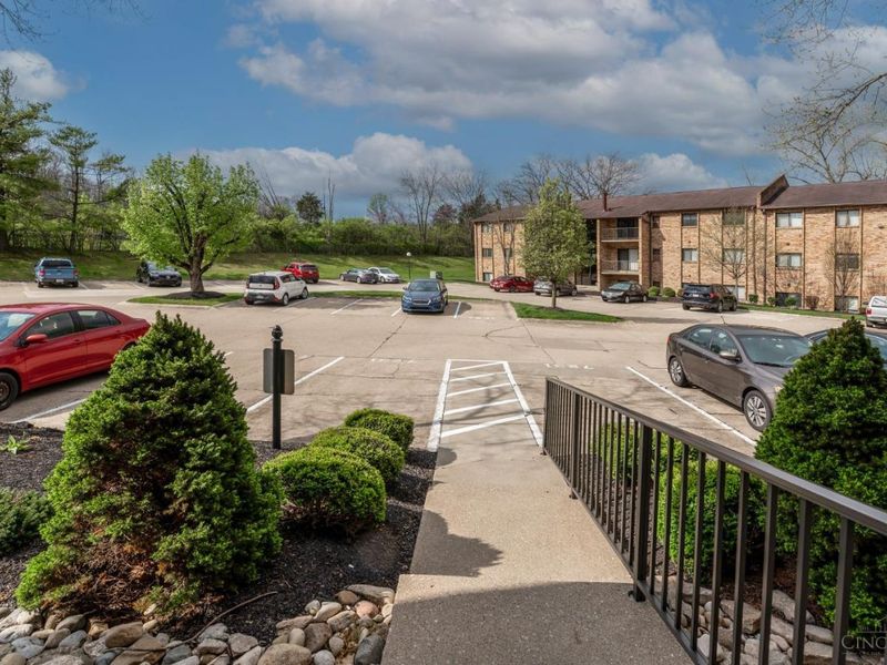 7231 Creekview Drive, Unit 9, Colerain Township, OH 45247 Photo 3