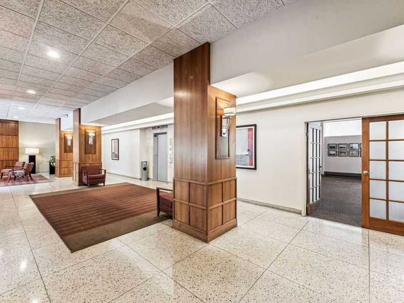 2324 Madison Road, Unit 408, Cincinnati, OH 45208 Photo 3