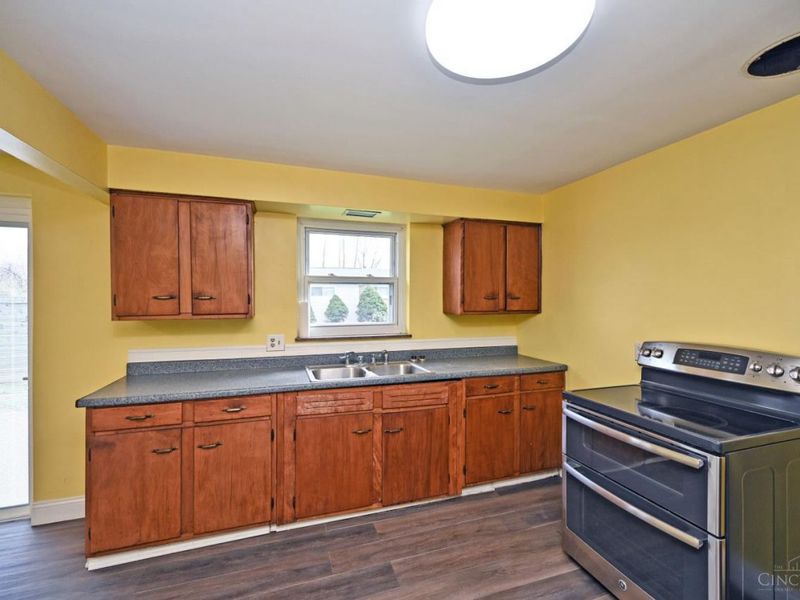 8703 Vicbarb Lane, Anderson Twp, OH 45244 Photo 10