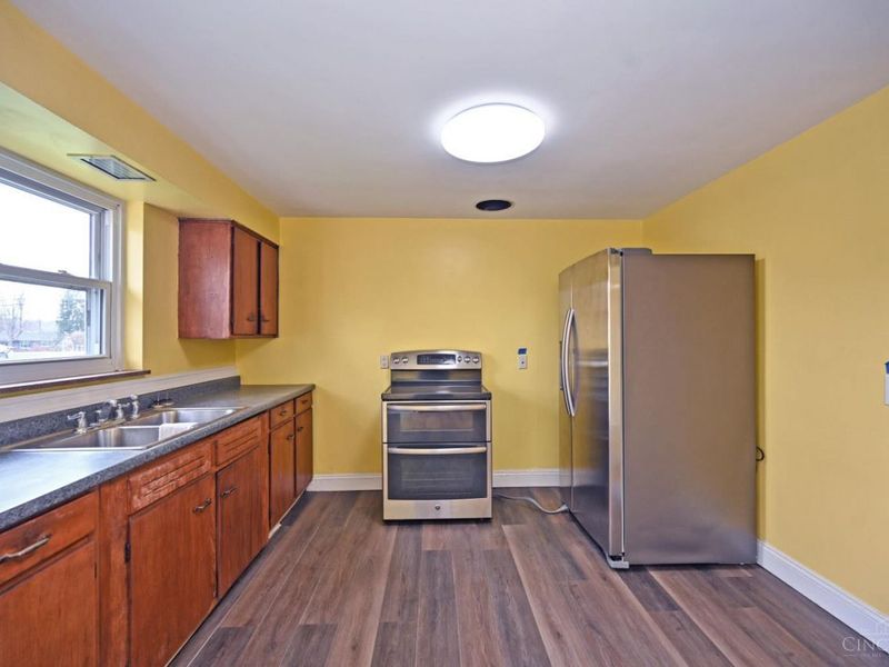 8703 Vicbarb Lane, Anderson Twp, OH 45244 Photo 9