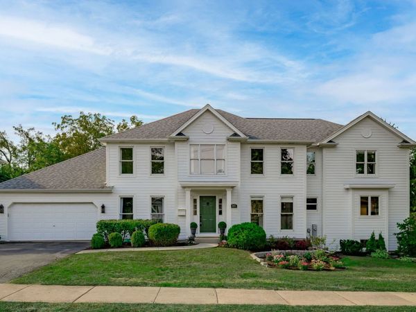 369 Hawthorne Boulevard , Glen Ellyn, IL 60137