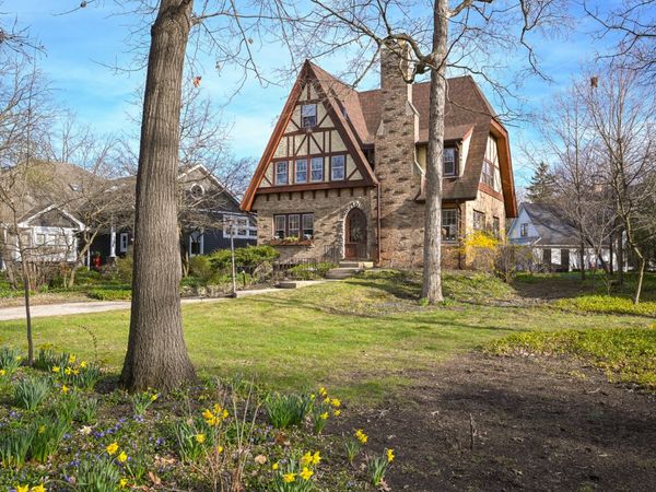 1243 Hawthorne Lane , Downers Grove, IL 60515