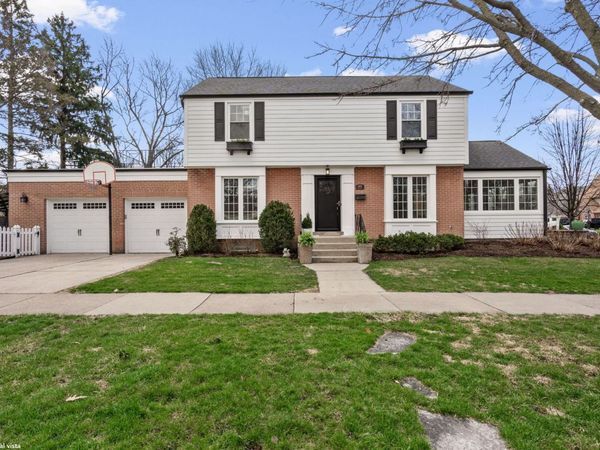 901 S Seminary Avenue , Park Ridge, IL 60068