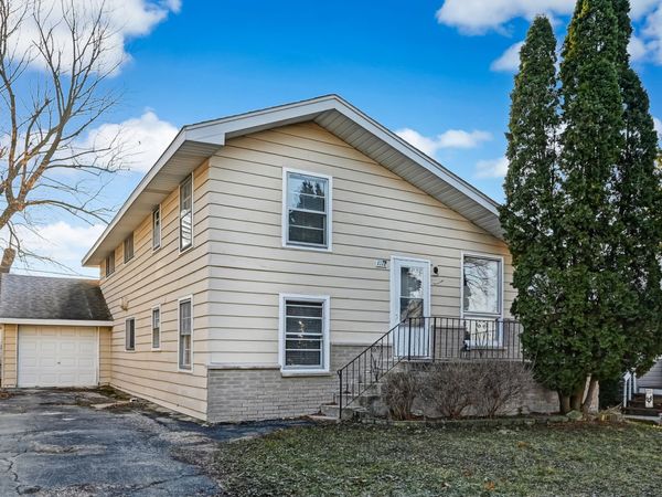 1112 Adams Avenue , Wauconda, IL 60084