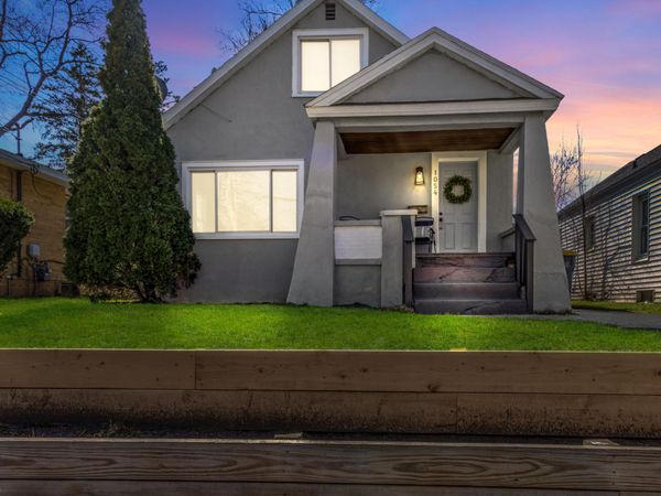 1054 Dickinson Street SE, Grand Rapids, MI 49507