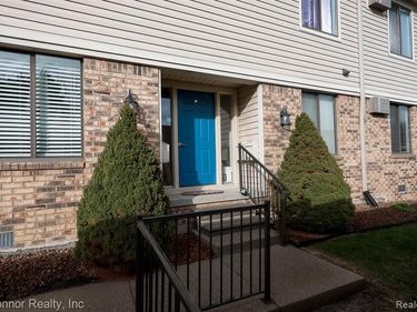 1700 River Road, Marysville, MI 48040