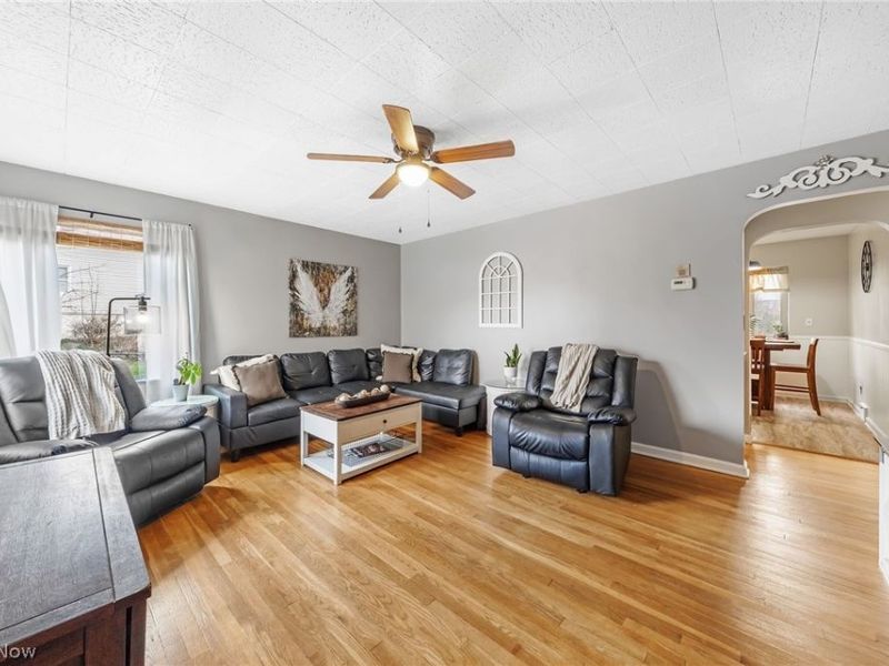 339 Schrop Avenue, Akron, OH 44312 Photo 2