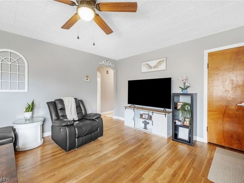 339 Schrop Avenue, Akron, OH 44312 Photo 3