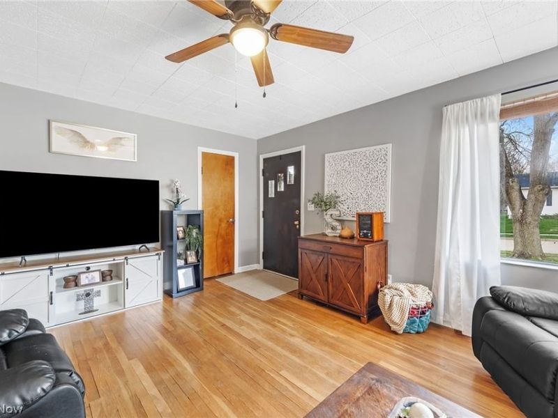 339 Schrop Avenue, Akron, OH 44312 Photo 4