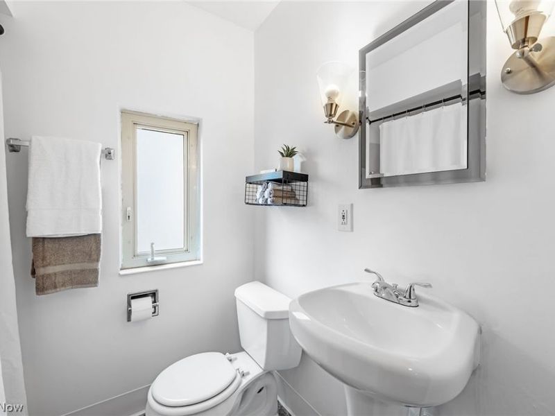 339 Schrop Avenue, Akron, OH 44312 Photo 9