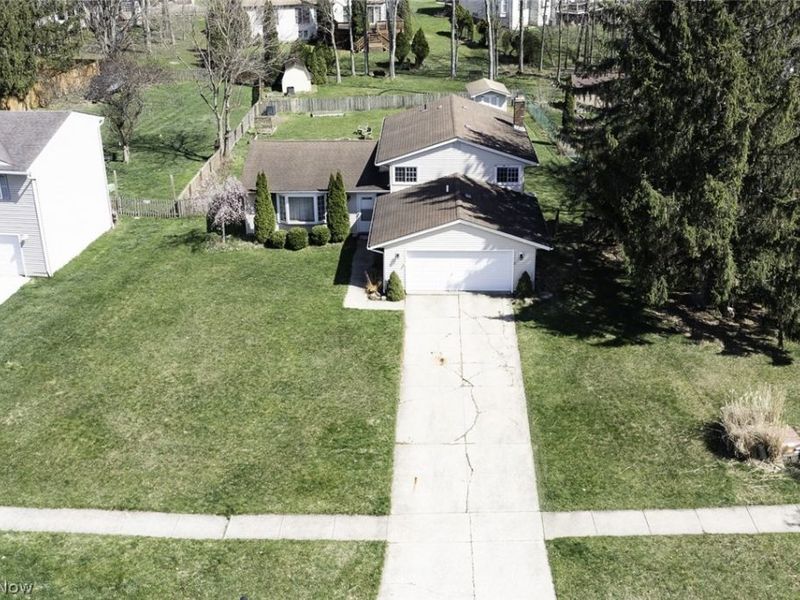 18267 Walnut Drive, Strongsville, OH 44149 Photo 2