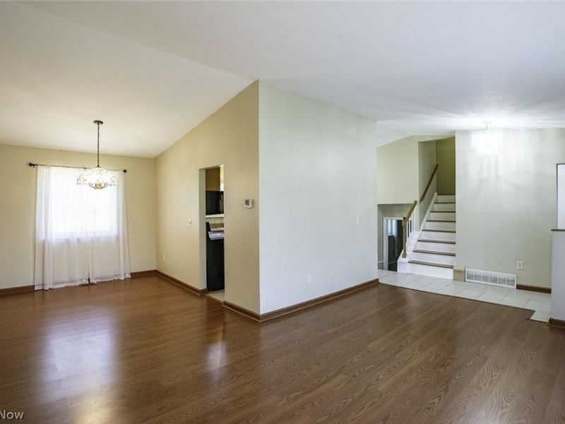 18267 Walnut Drive, Strongsville, OH 44149 Photo 3