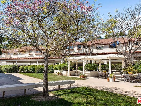 501 Palisades Drive, Unit 106, Pacific Palisades, CA 90272