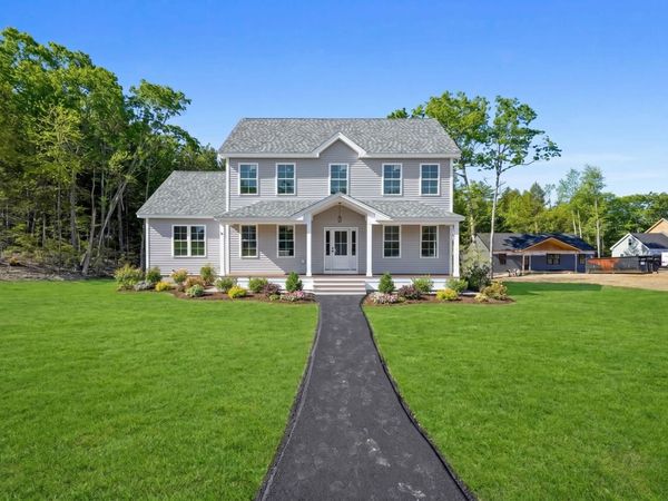 10 Blaisdell Court, Raymond, NH 03077