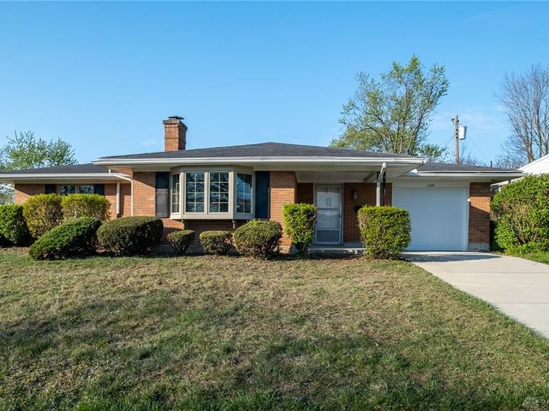 1030 Chateau Drive, Kettering, OH 45429 Photo 1