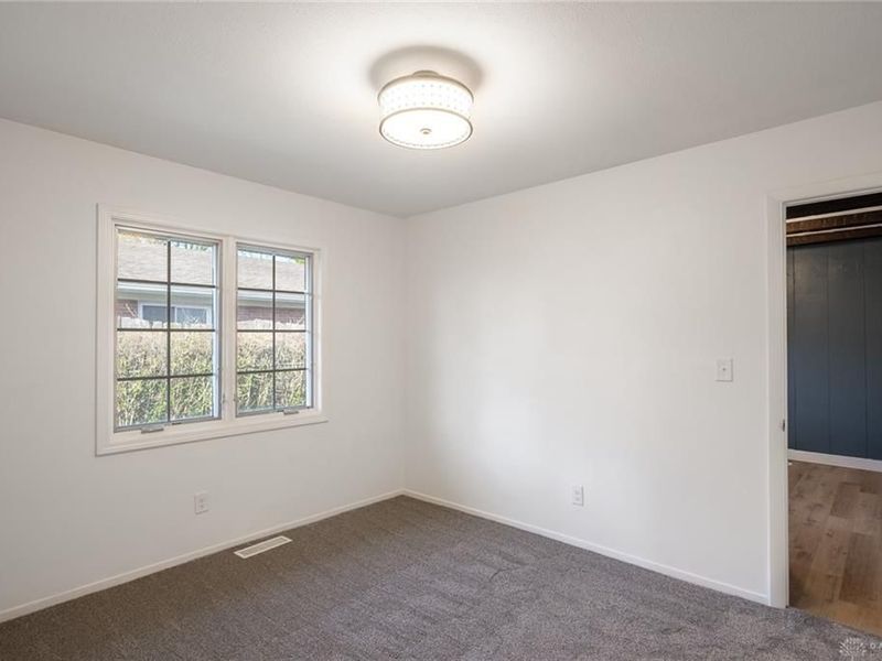 1030 Chateau Drive, Kettering, OH 45429 Photo 10