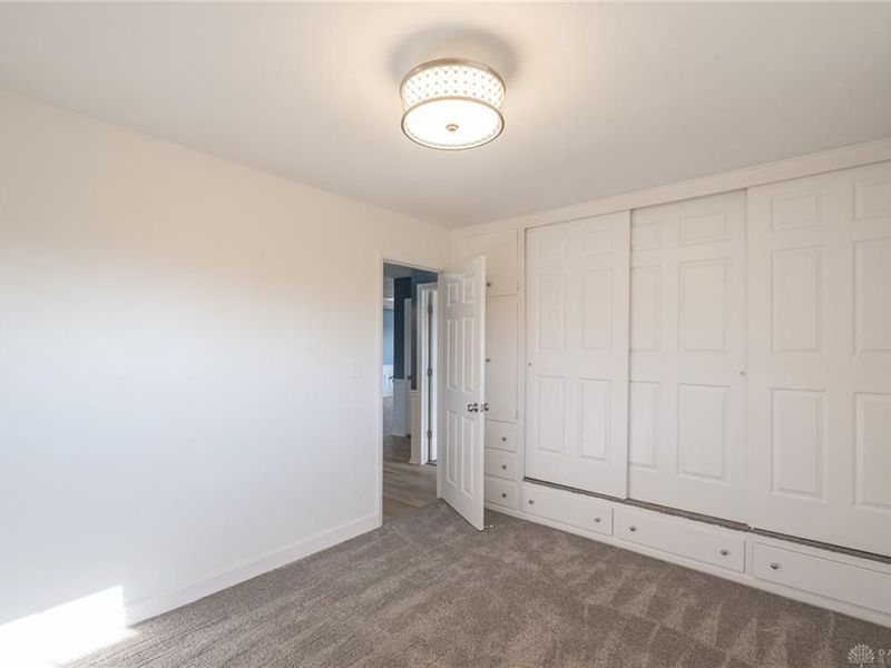 1030 Chateau Drive, Kettering, OH 45429 Photo 16