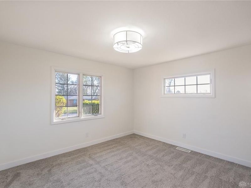 1030 Chateau Drive, Kettering, OH 45429 Photo 17