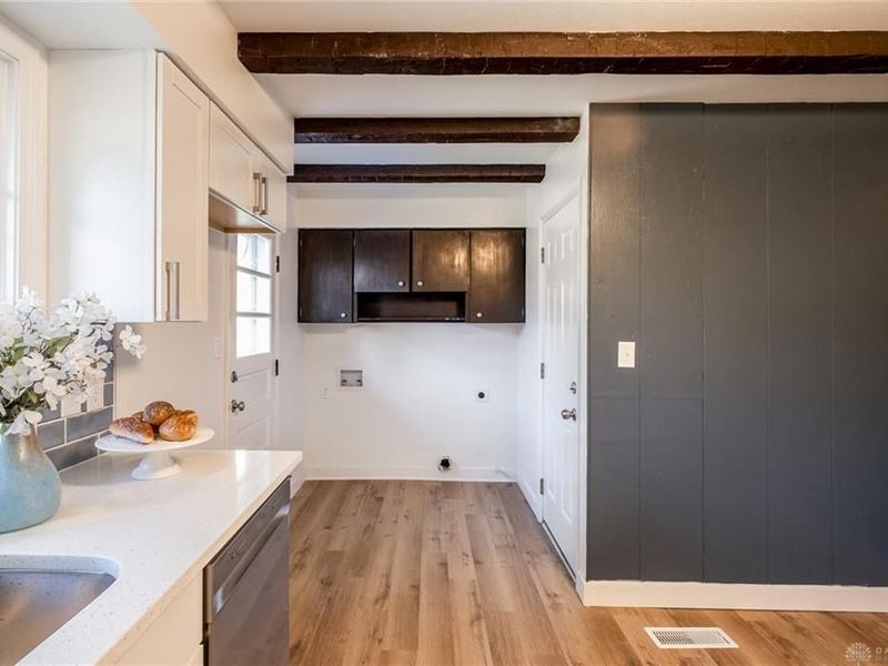 1030 Chateau Drive, Kettering, OH 45429 Photo 7