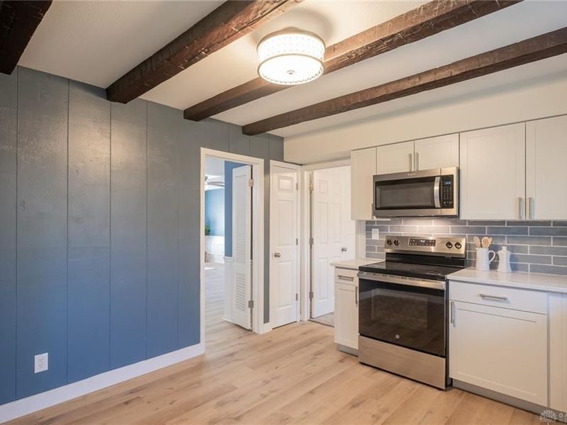 1030 Chateau Drive, Kettering, OH 45429 Photo 8