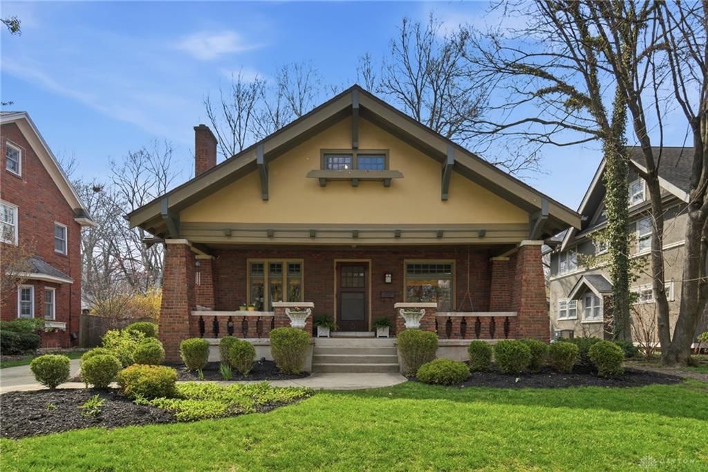 7 Ivanhoe Avenue, Oakwood, OH 45419 Main Photo