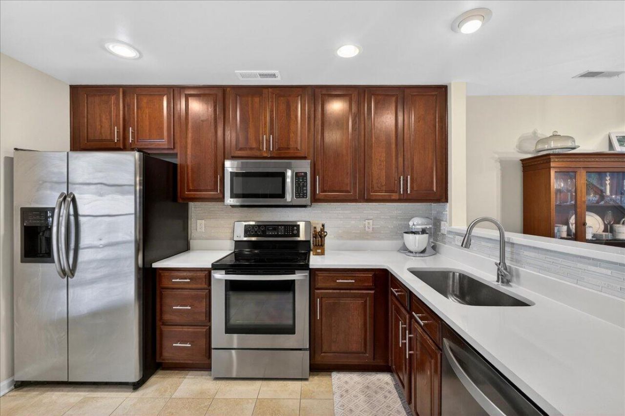 244 Larissa Drive Photo 12