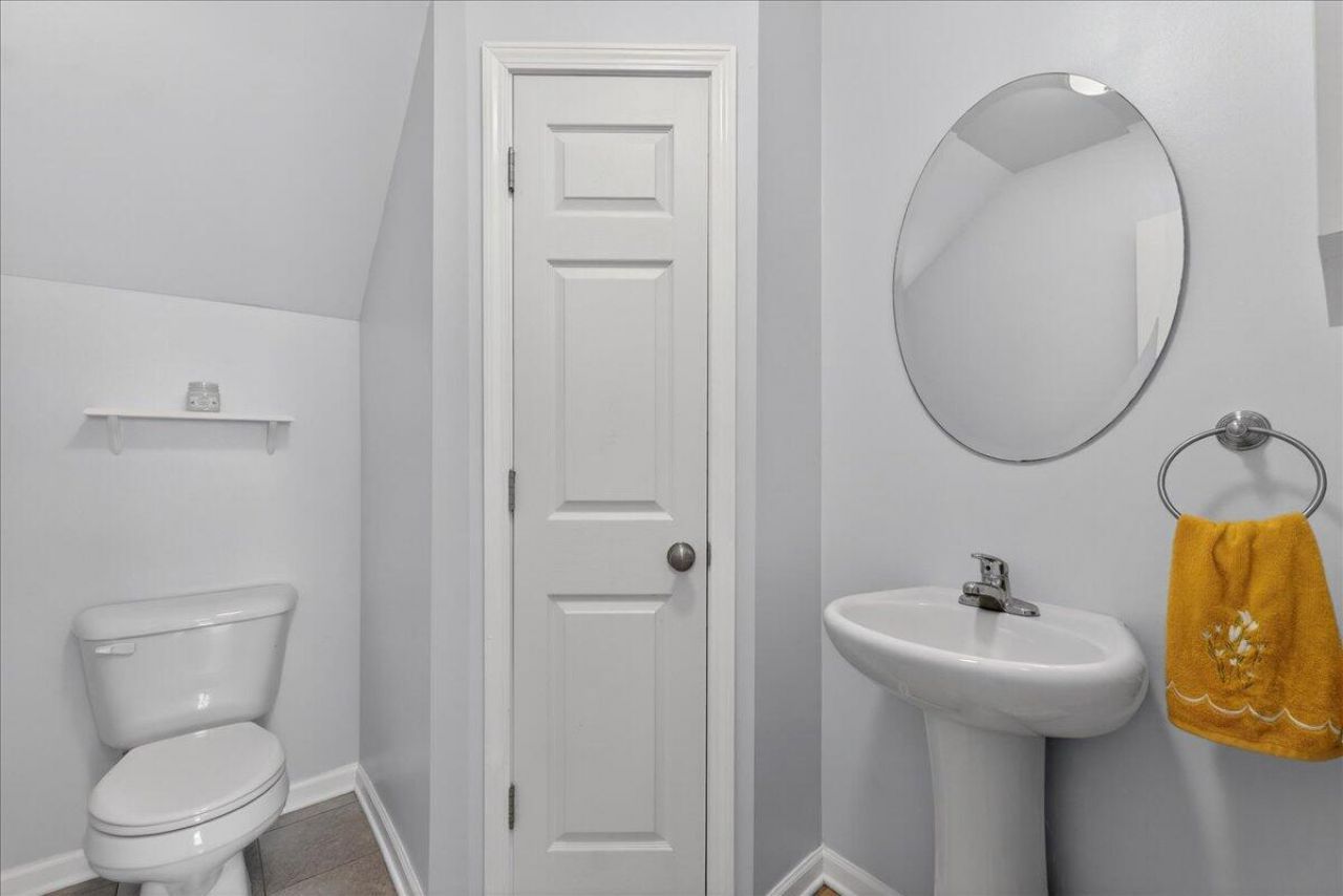 244 Larissa Drive Photo 16