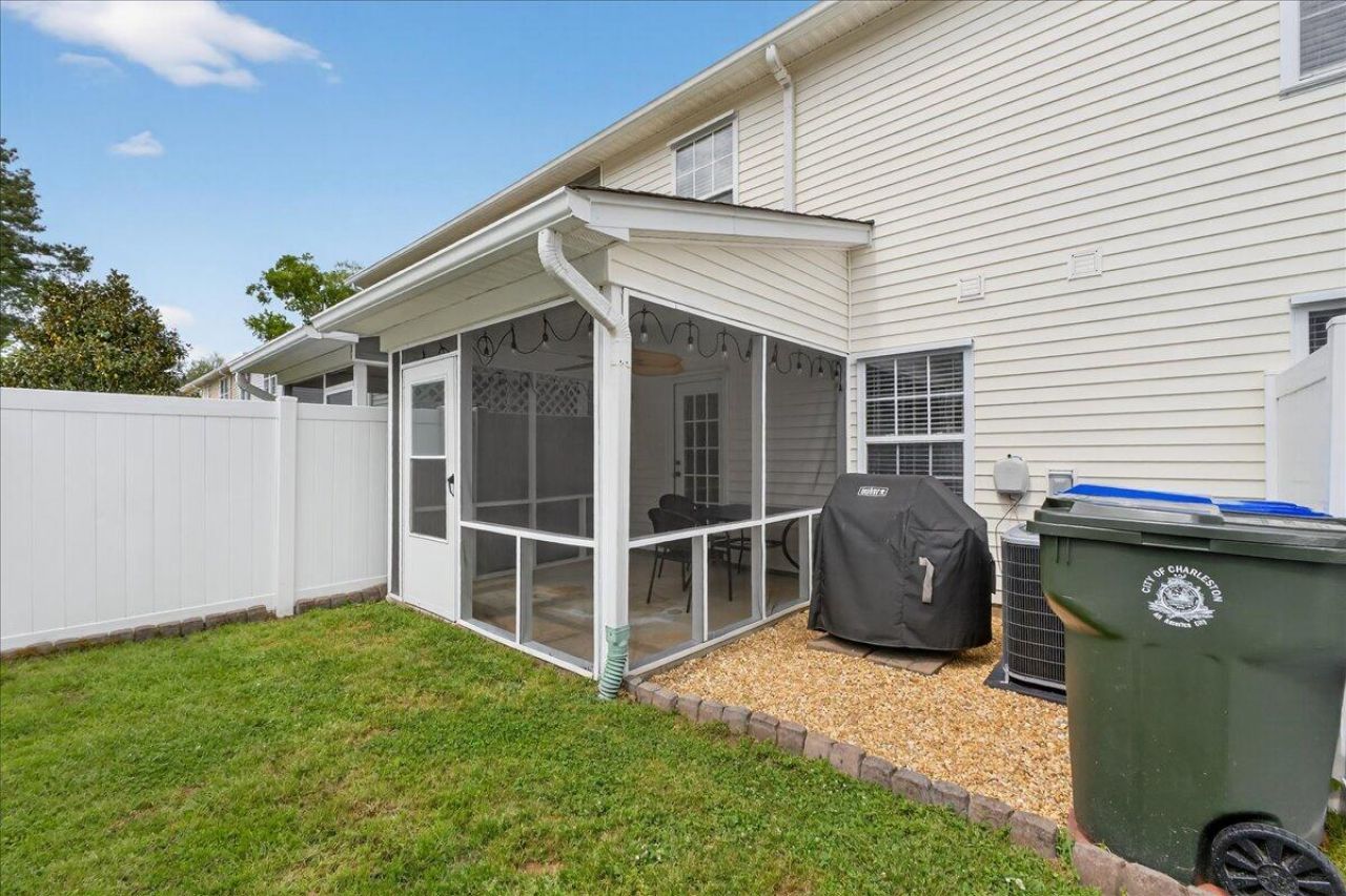 244 Larissa Drive Photo 35