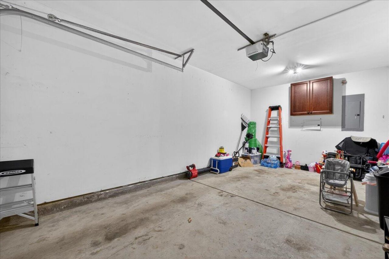 244 Larissa Drive Photo 36