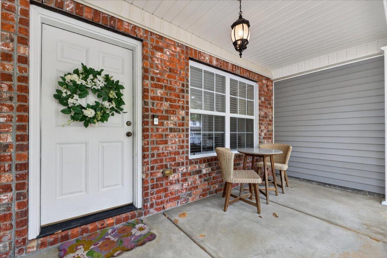 244 Larissa Drive Photo 4