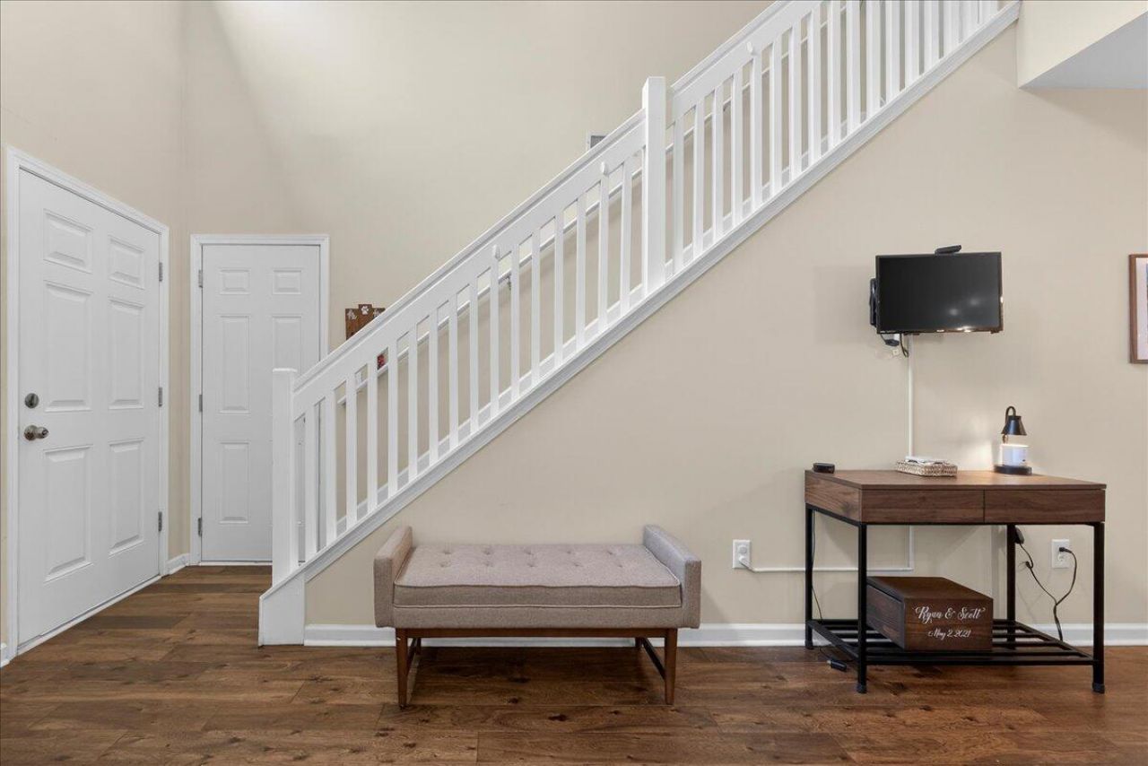 244 Larissa Drive Photo 7