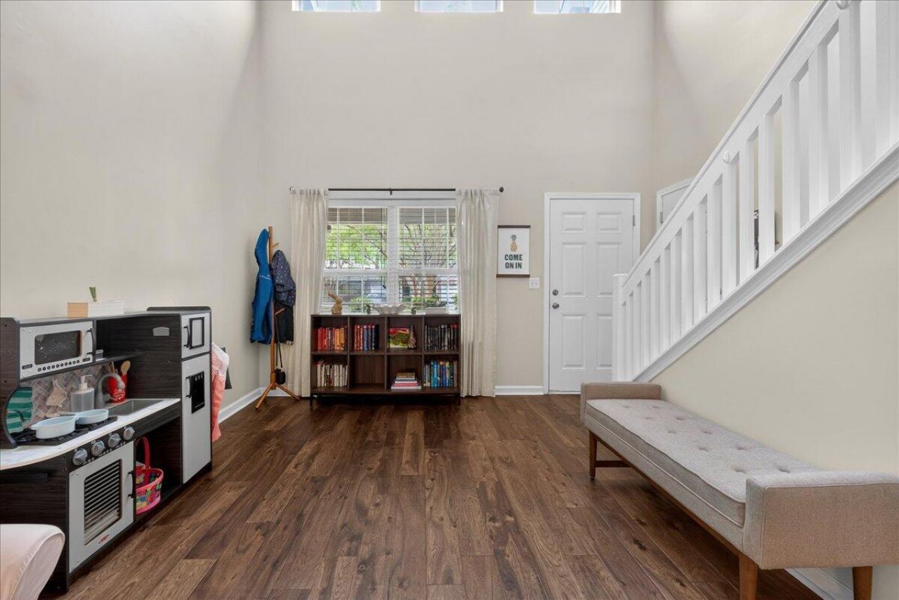 244 Larissa Drive Photo 8