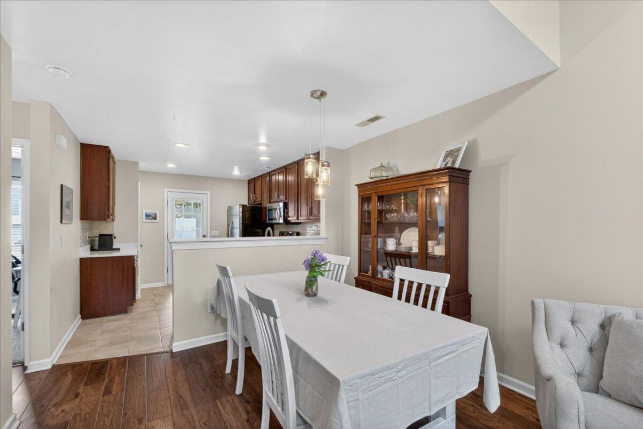 244 Larissa Drive Photo 9