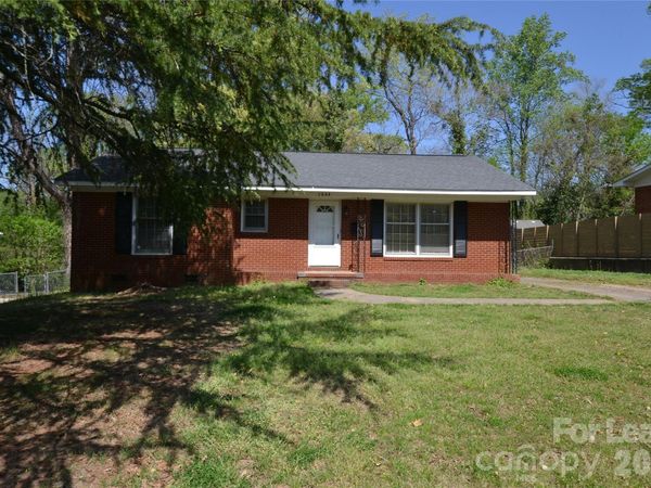 3844 Crestridge Drive , Charlotte, NC 28217