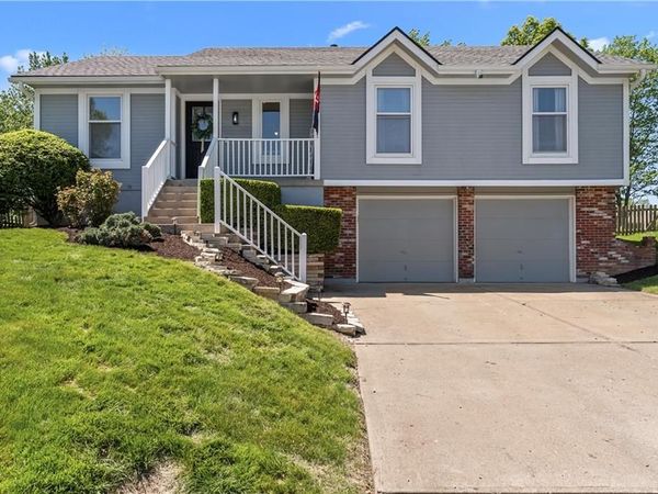 608 SE Shiloh Drive, Lee's Summit, MO 64063