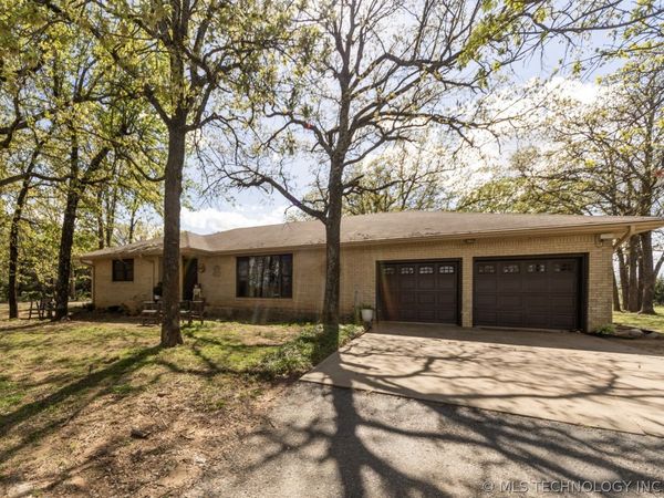 222 N Oak Grove Road , Cushing, OK 74023