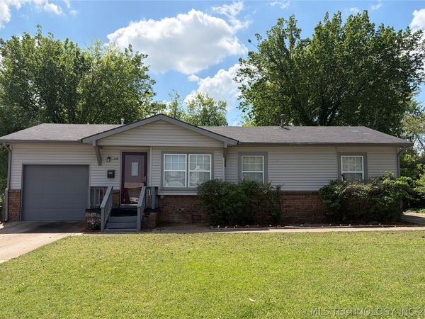 228 E Oklahoma Place , Tulsa, OK 74106