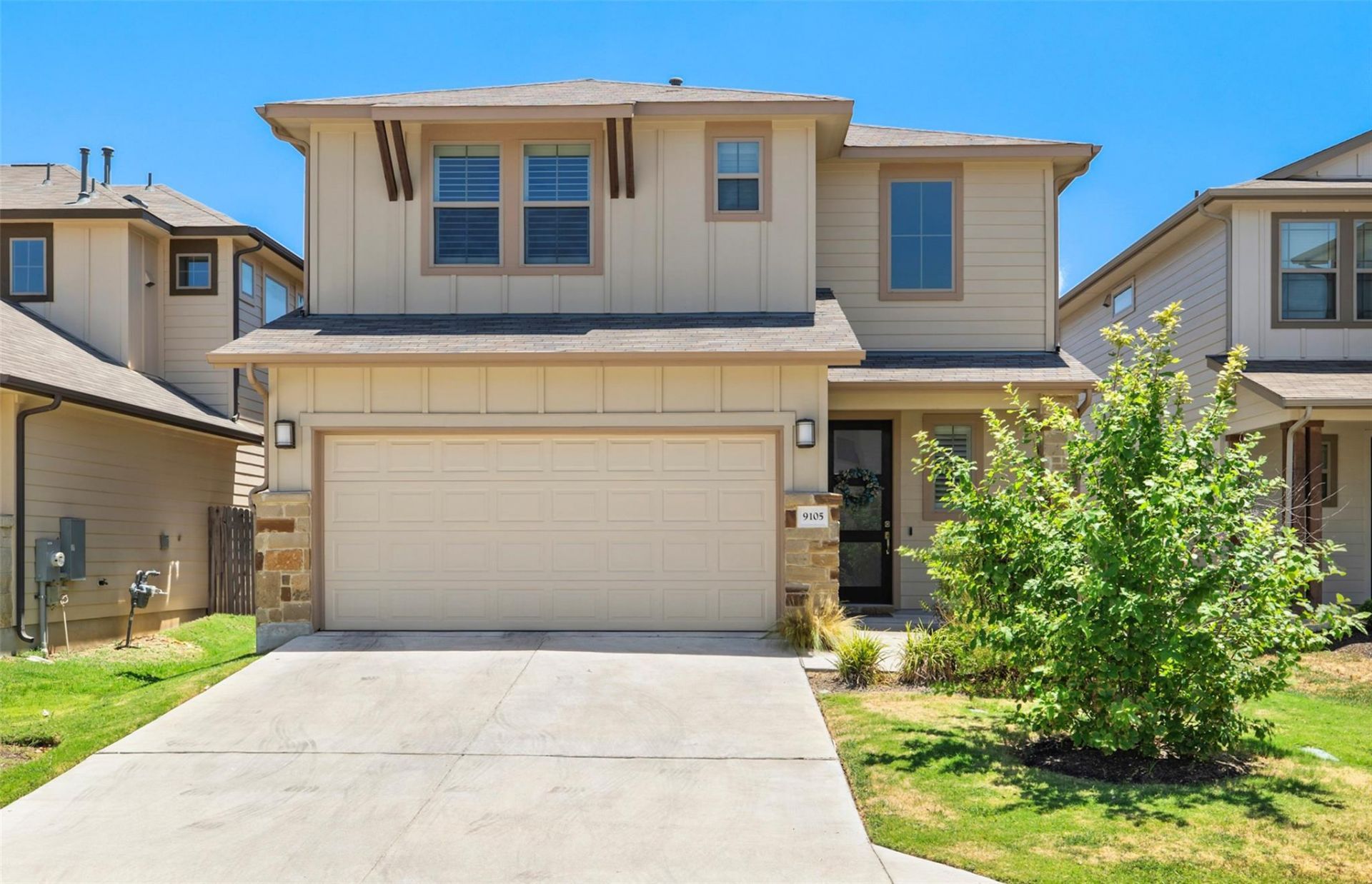 9105 Garnet Dr, Austin, TX 78729 Main Photo